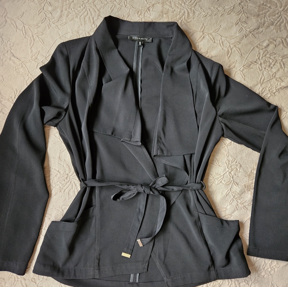 Dynamite flowy blazer with waist belt